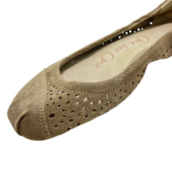 Toms Beige Taupe Casual Flats Boho Slip On Loafers Laser Cut Outs Shoes sz 8 - Picture 7 of 16